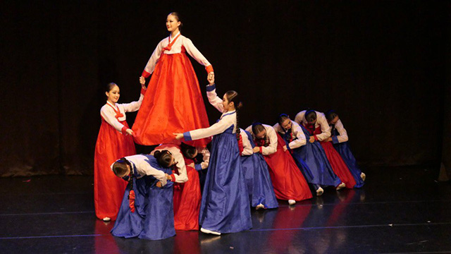 韓国伝統舞踊 「キム・ミスク ハナ舞踊団」