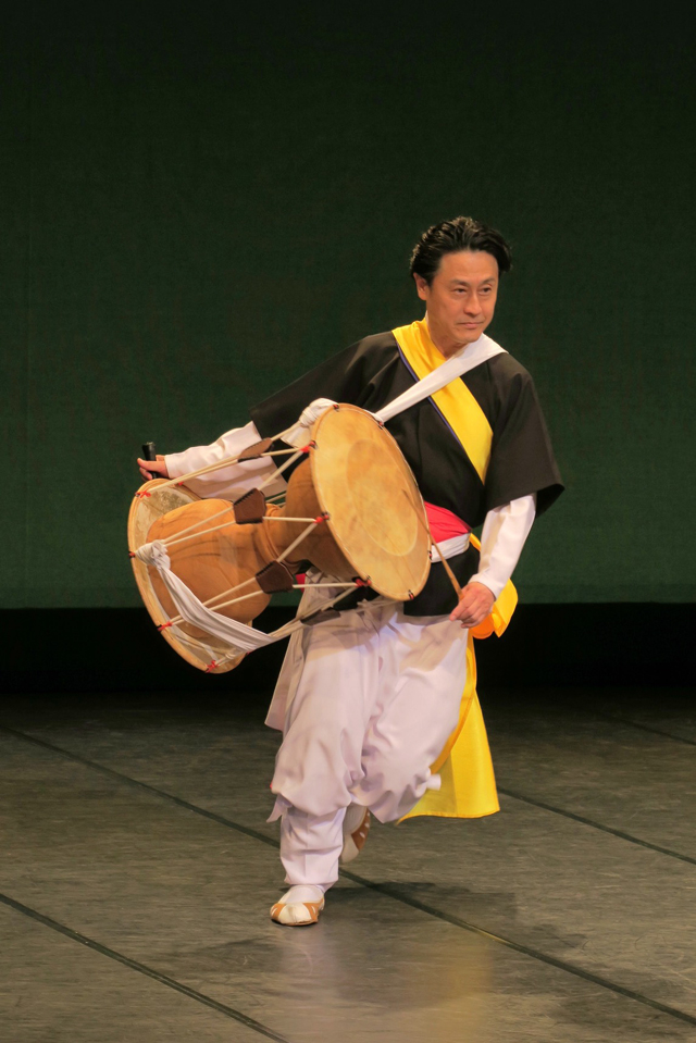 韓国伝統打楽器奏者:李昌燮(イ・チャンソプ )_한국 전통 타악기 연주자 이창섭